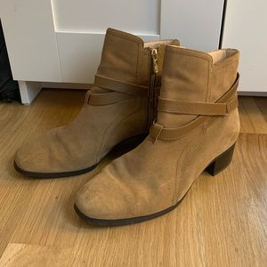 Fall suede booties 🍂